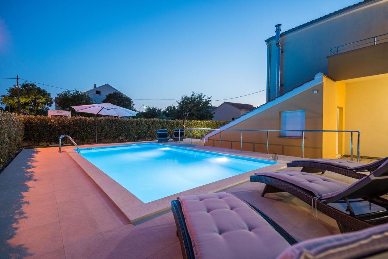 Villa Petra S Bazenom, Rostiljem I Parkingom Zadar Exterior foto